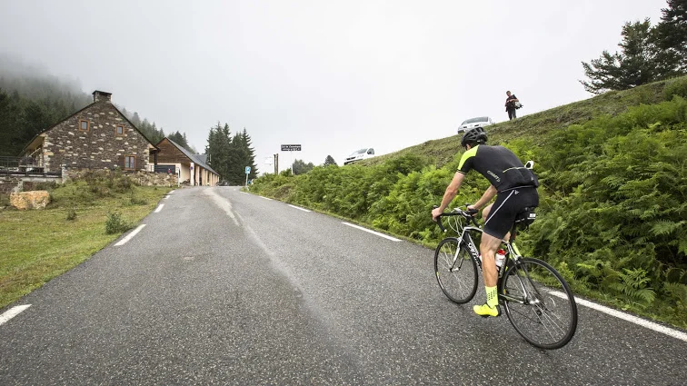 Vélo de route Col de Couraduque, depuis Argelès-Gazost · Argelès-Gazost