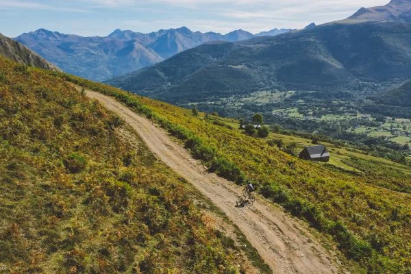 Vélo de route Les Balcons du Val d'Azun - col de Couraduque col du Soulor · Aucun