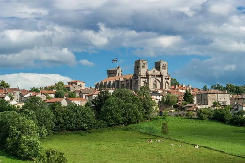VTT La Sénouire et la Dorette · La Tour