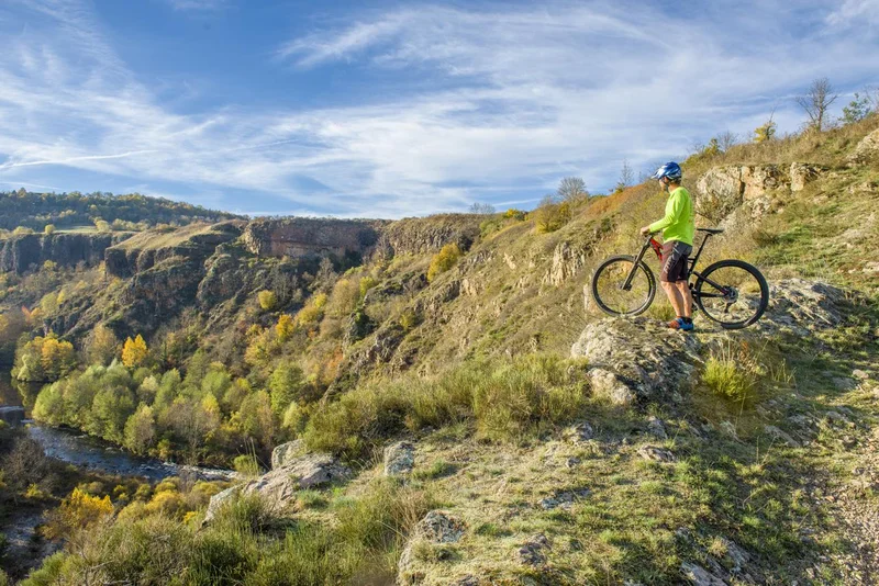 VTT 114 - Entre Loire et volcans (balisage n°2) · Rosières