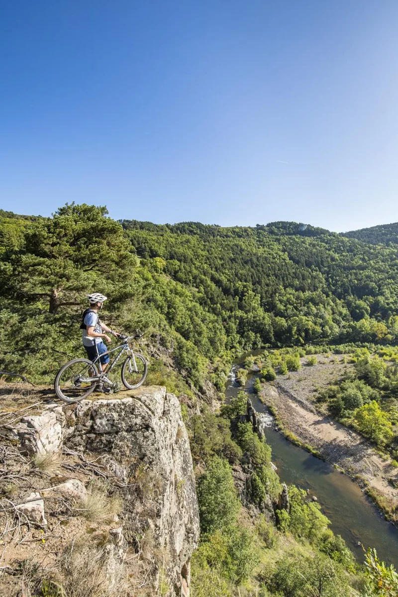 VTT 123 - De Ceneuil au Mont Courant (balisage n°11) · Vorey-sur-Arzon