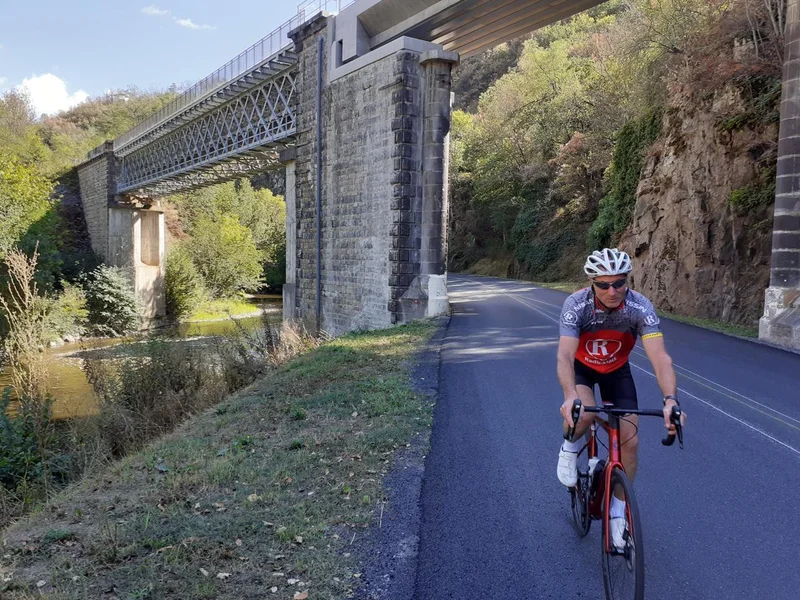 Vélo de route 6 - Balade entre gorges et plateau · Lempdes-sur-Allagnon