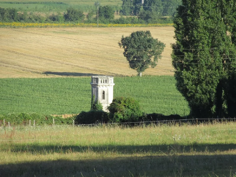 Randonnée Circuit de randonnée : Entre Blou et Neuillé · Blou