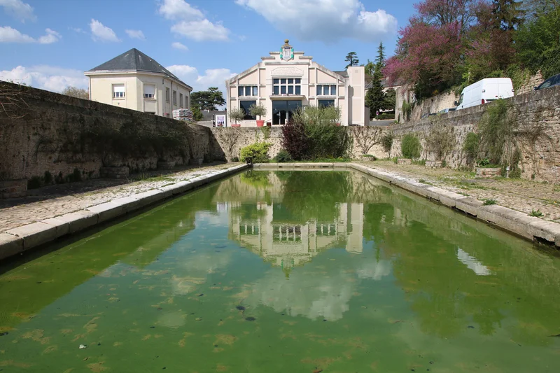 Randonnée Circuit patrimoine - Doué, de l’ombre à la lumière · Doué-en-Anjou