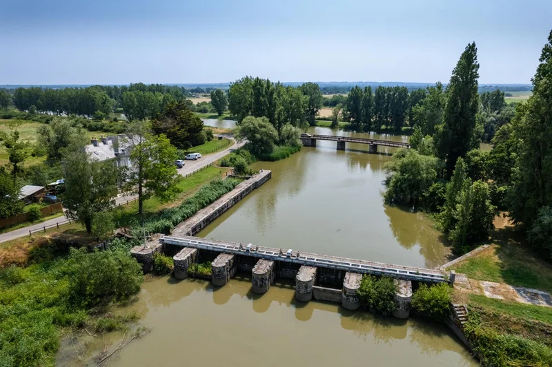 Vélo de route Circuit du Canal à la Loire · Frossay