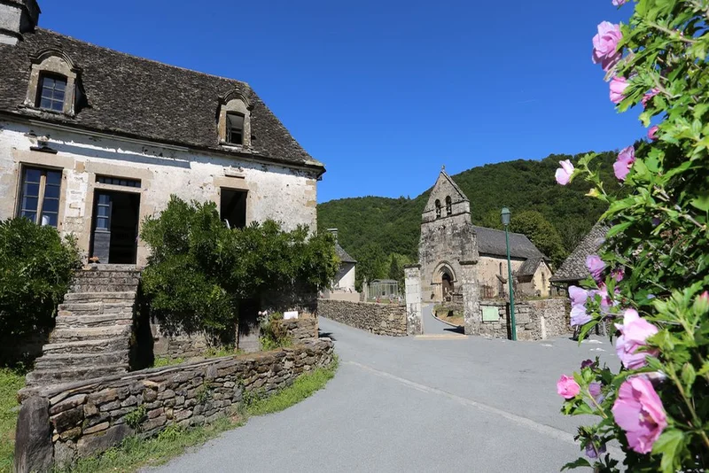 Randonnée Le Vieux Bourg · Laval-sur-Luzège