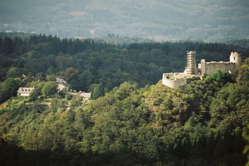 Randonnée Découverte de Ventadour · Moustier-Ventadour