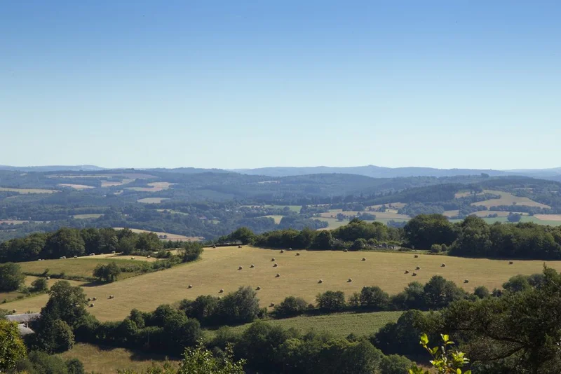 Randonnée Chemin de Sussac au Mont Gargan · Sussac