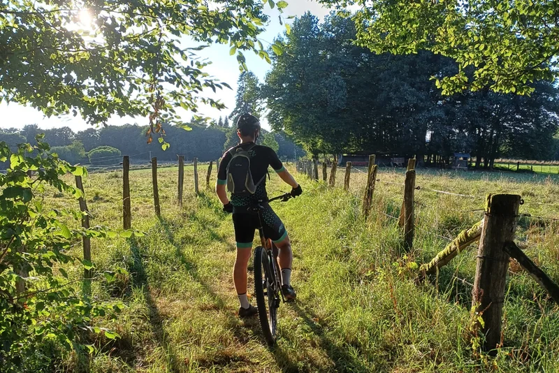 VTT Circuit VTT n°4 : Entre vallons et cours d'eau · Uzerche