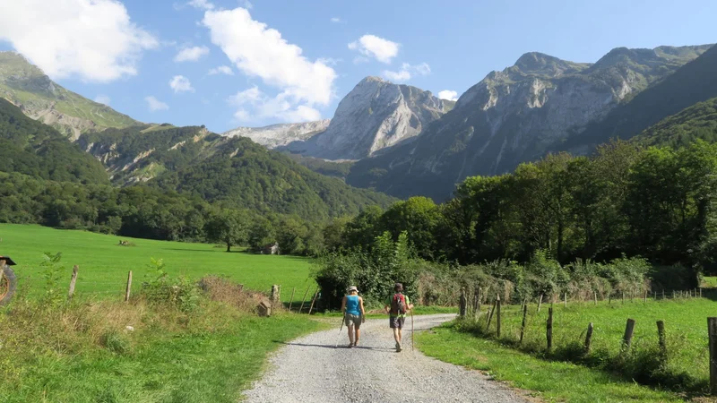 Randonnée N°32 Cabane Laiterine par le Col d'Iseye · Accous