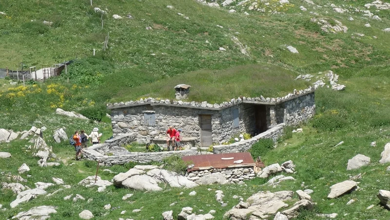 Randonnée N°54 Col de Pau · Lescun