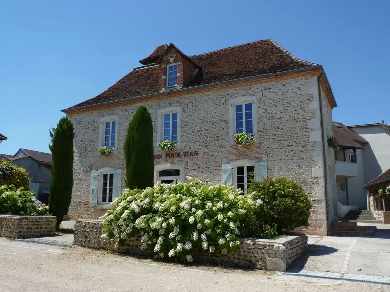 Randonnée Sauvagnon : Entre parcs et jolies pierres · Sauvagnon