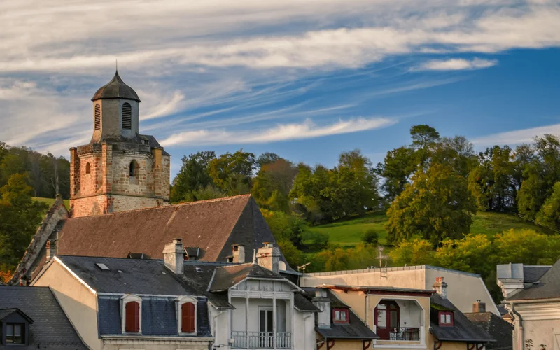 Randonnée Balade patrimoine Nay : une bastide à l'épreuve de l'industrie · Nay