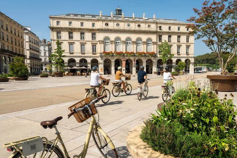 Vélo de route Entre Nive et Océan (cyclotourisme) · Ustaritz