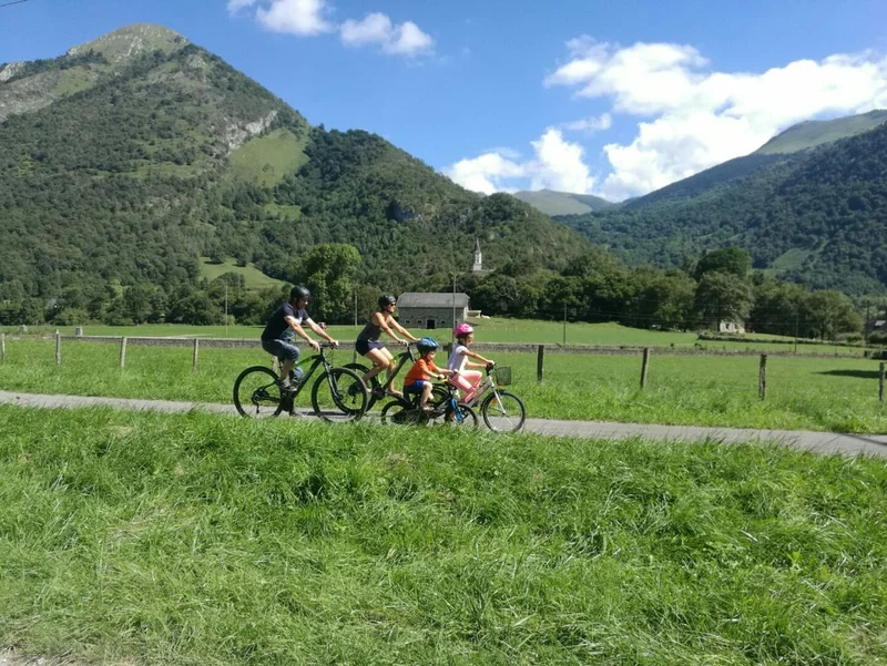 Vélo de route Camin d'Aussau - Chemin de l'Impératrice Eugénie · Buzy