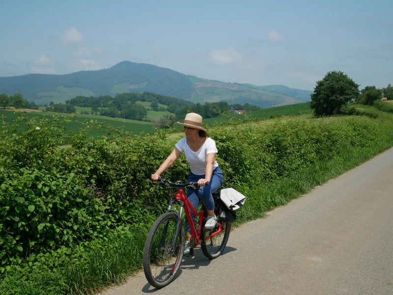 Vélo de route Saint-Jean-Pied-de-Port, retour vers le passé · Iholdy