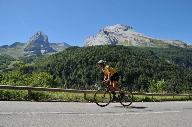 Vélo de route La boucle Col d'Aubisque - Col du Soulor à vélo · Louvie-Juzon