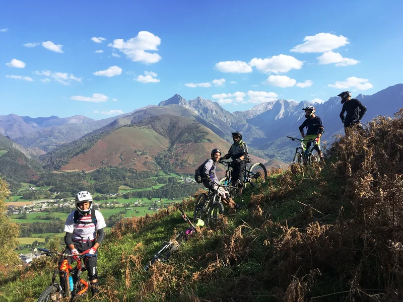 Vélo de route VTT N°42 - Chemin de Pirait · Athas