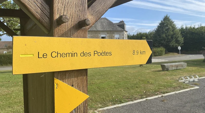 Randonnée Le Chemin des poètes, Durcet - Randonnée à pied en Suisse Normande · Durcet