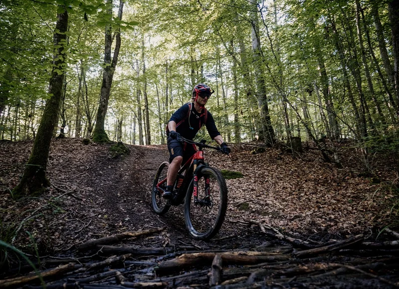 VTT A VTT La Vallée de la Commeauche · La Chapelle-Montligeon
