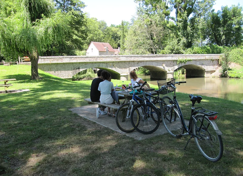 Vélo de route Autour de la Véloscénie à Dorceau - La Route Royale · Rémalard en Perche
