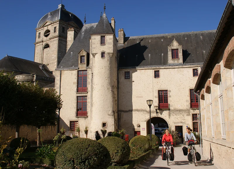 Vélo de route La plaine fertile, Pays d'Alençon à vélo · Alençon