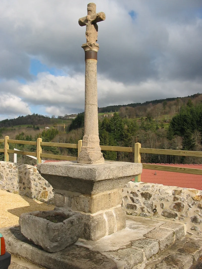 Randonnée Le Sentier des Croix - St-Sauveur-en-Rue N° 3 · Saint-Sauveur-en-Rue