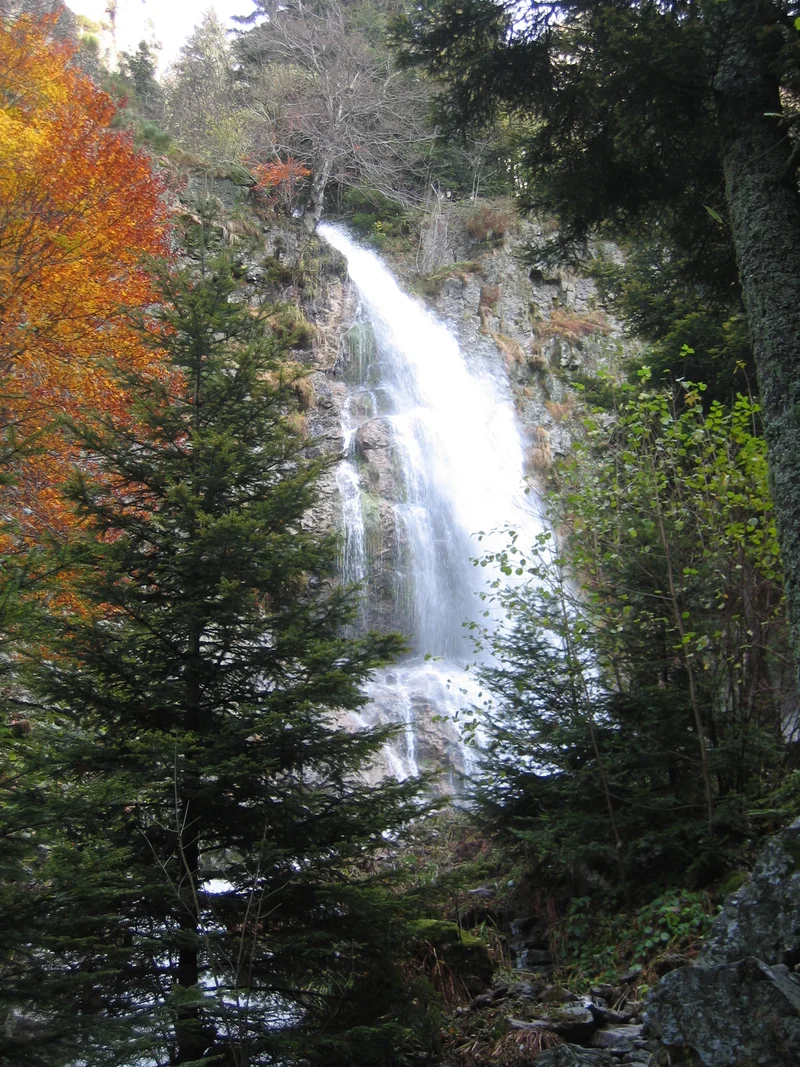 Randonnée La cascade du Saut du Gier au départ de la Jasserie · La Valla-en-Gier