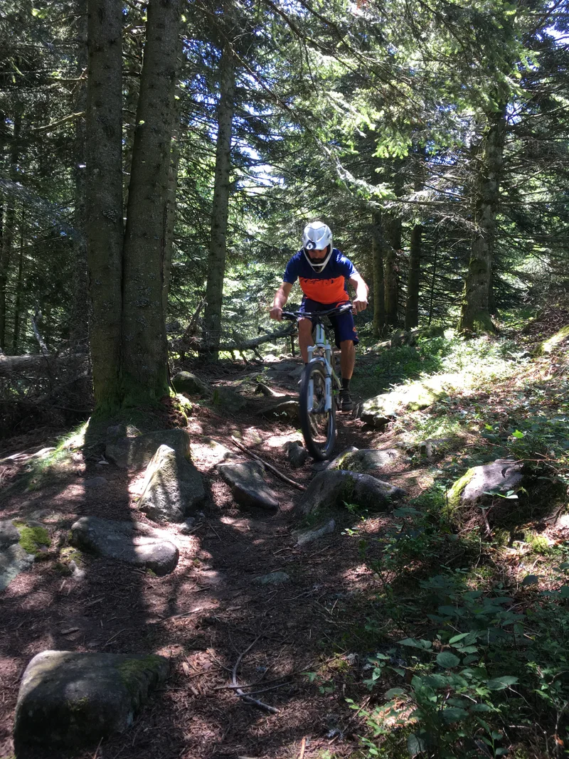 VTT VTT  n°102 Enduro  - Le Collet de Doizieux - Difficulté rouge · Pélussin