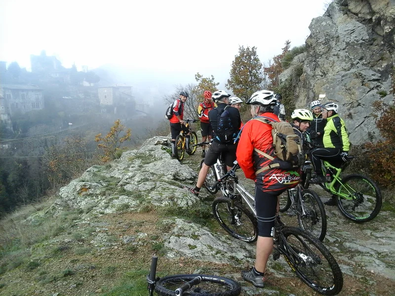 VTT VTT n°8 - Les Gorges de Malleval - Difficulté rouge (VTTAE bleu) · Chézenas