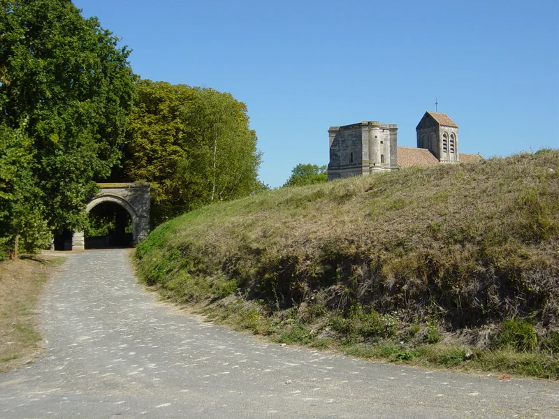 Randonnée V6 - L'église de Nucourt par le bois de l'Ile · Magny-en-Vexin