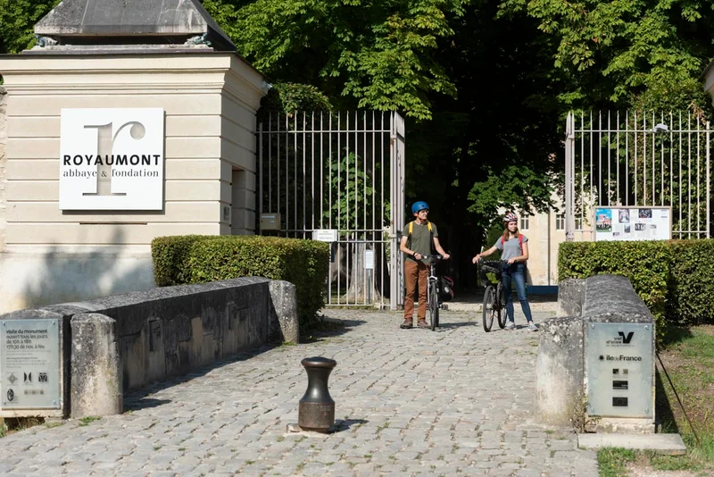 VTT V4, de petites routes en chemins, une boucle vers Royaumont · Luzarches