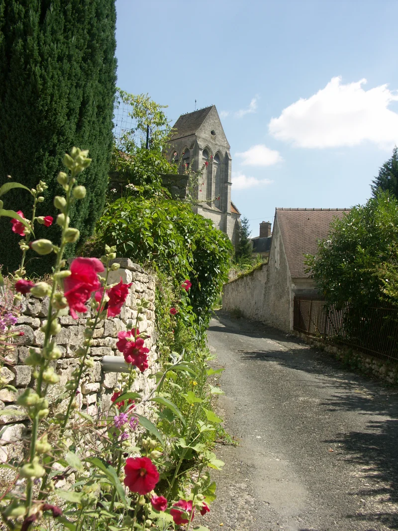 Vélo de route V3, De petites routes en chemins, une forêt, des villages de pierre et une abbaye · Fontaine-Chaalis