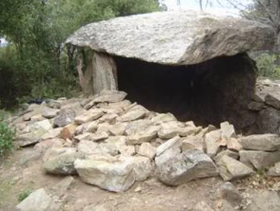 Randonnée Le dolmen de la Balma del Moro · Laroque-des-Albères