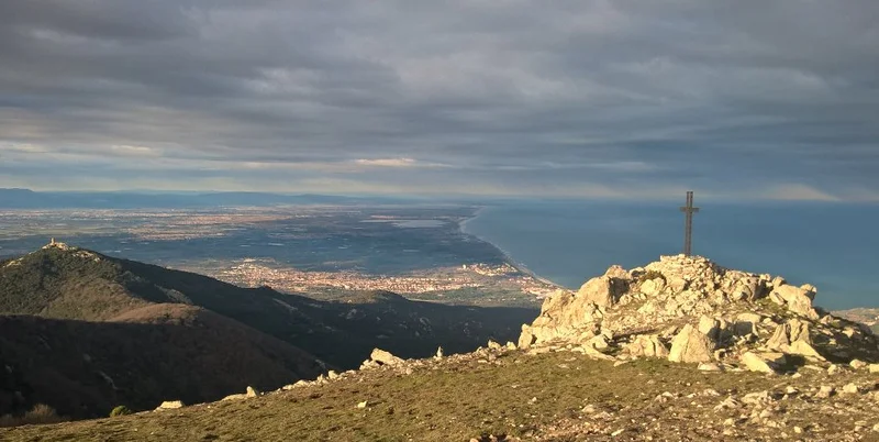 Randonnée Du Château de Valmy à Banyuls par le Pic Sallfort et le sentier Walter Benjamin · Argelès-sur-Mer
