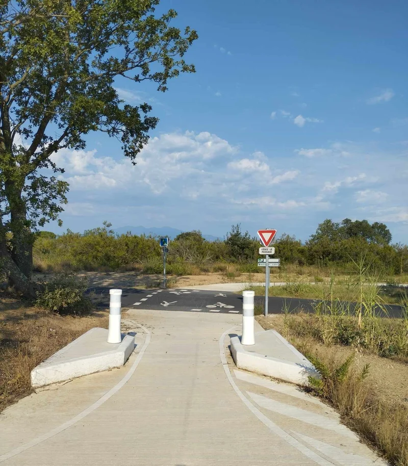 Vélo de route Eurovélo 8 (2024) Tranche Montesquieu (Les Trompettes Hautes) / Argelès-sur-Mer · Montesquieu-des-Albères