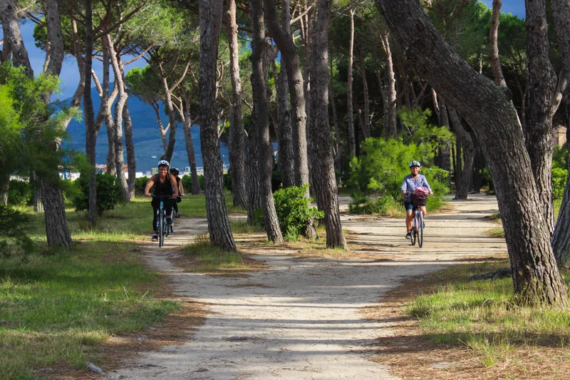 Vélo de route EUROVELO 8 (en direction des plages d’Argelès -> Elne -> St Cyprien) · Argelès-sur-Mer