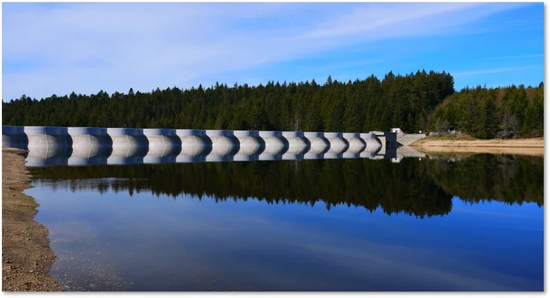 Randonnée Autour du barrage des Pradeaux · Saint-Anthème