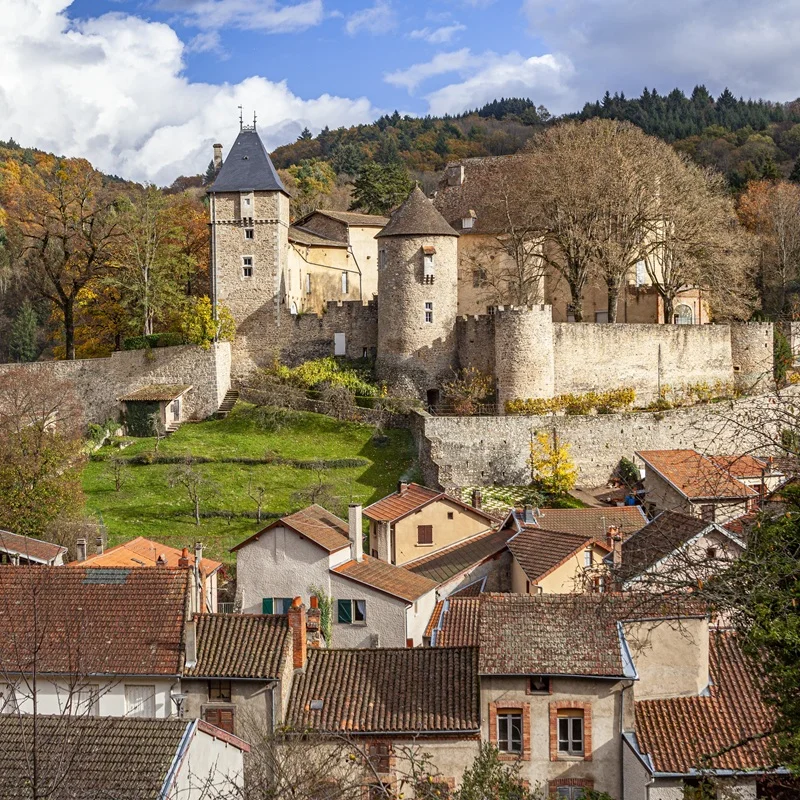 Randonnée Le circuit "Castel-Ondon", chemin de l'Histoire du bourg · Châteldon