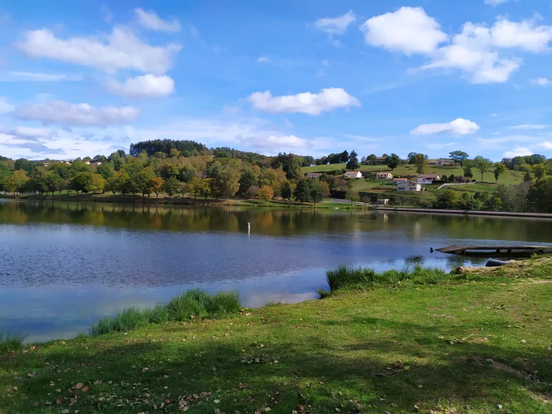 Randonnée Vers la croix de Séra · Saint-Rémy-sur-Durolle