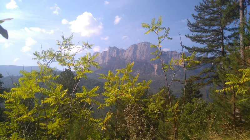 Randonnée Cresta le Poirier · Chastel-Arnaud