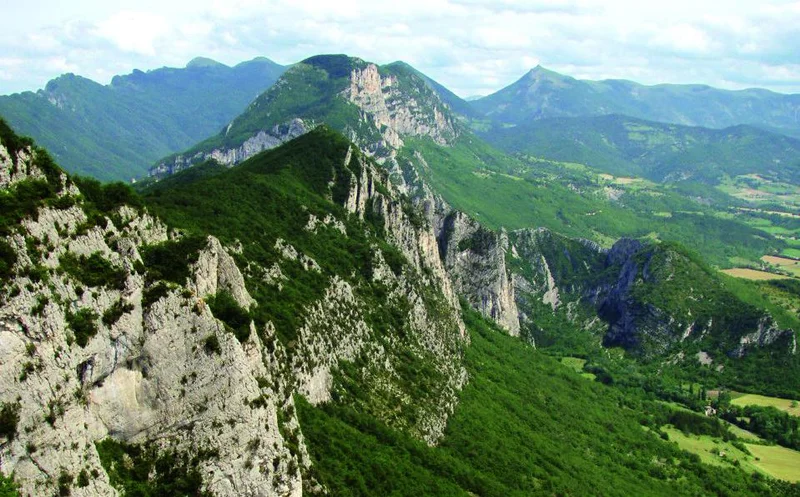 Randonnée Du Petit au Grand Pomerolle · Saoû