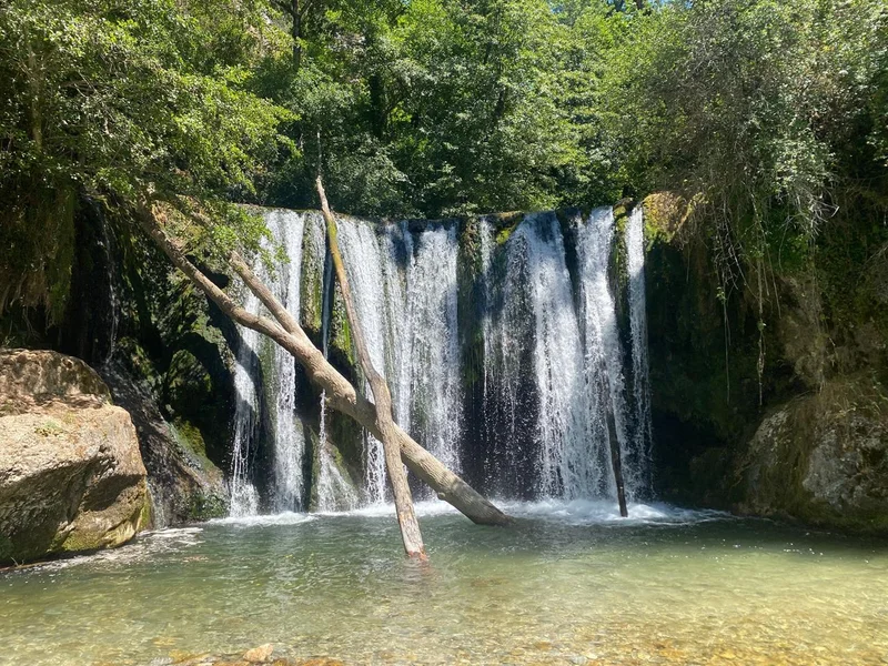 Randonnée L'ancienne voie du Tram, Cascade Blanche · Sainte-Eulalie-en-Royans