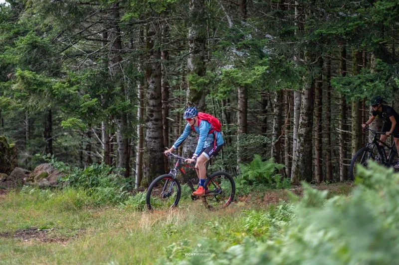 VTT N°91 – Chemin des Seigneurs - Espace VTT-FFC Vichy Montagne · Châtel-Montagne