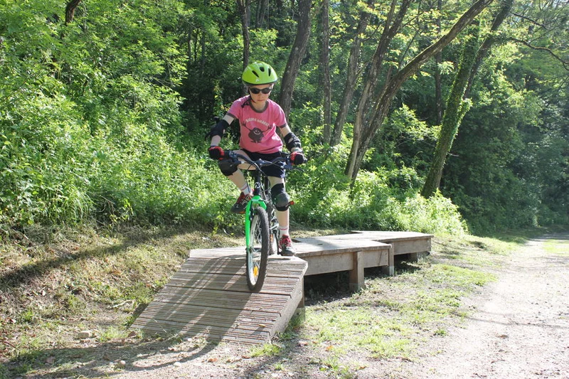 VTT Parcours VTT 22 bleu - La Voie du Tram - Espace FFC Ain Forestière · Valserhône