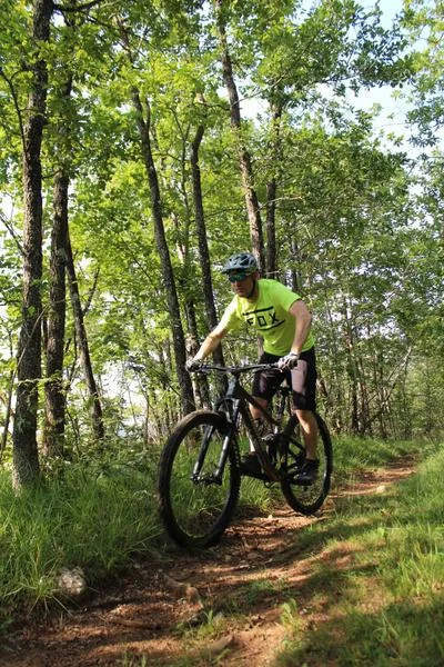 VTT Parcours VTT 55 rouge - Sur les chemins des maquisards - Espace FFC Ain Forestière · Aranc