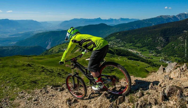 VTT N°20 Col du Parché - Boucle VTT · Pierre-Châtel