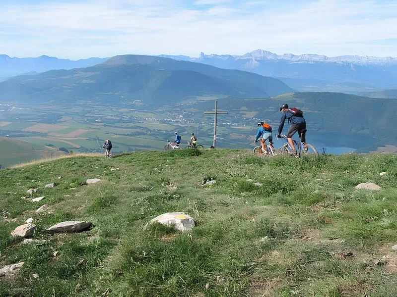 VTT N°07 La Croix de Gouret - Boucle VTT · Pierre-Châtel