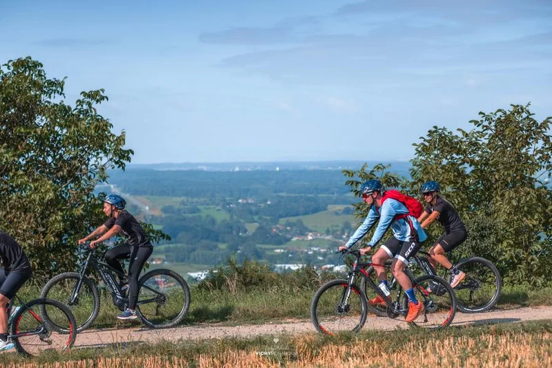VTT N°94 – Le Grand Roc - Espace VTT-FFC Vichy Montagne · Châtel-Montagne