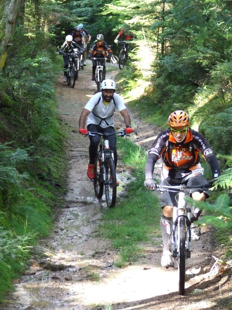 VTT Le puy Snidre (circuit n°55) · Saint-Victor-Montvianeix